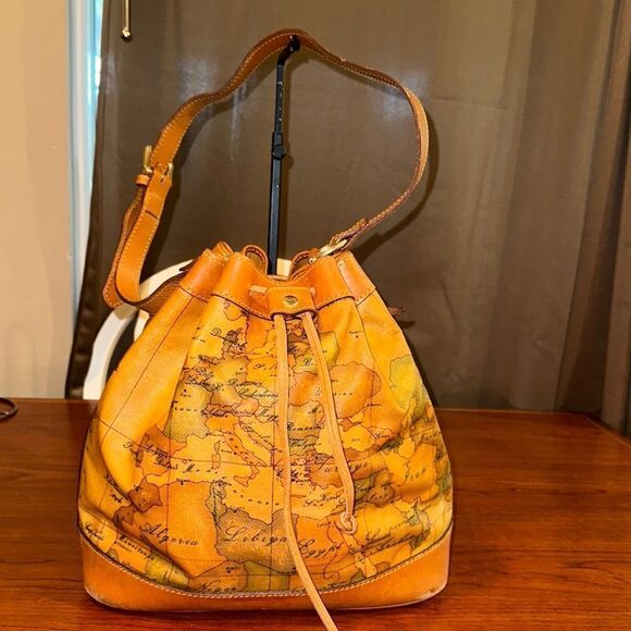 Alviero Martini Bucket Bag - Picture 1 of 14